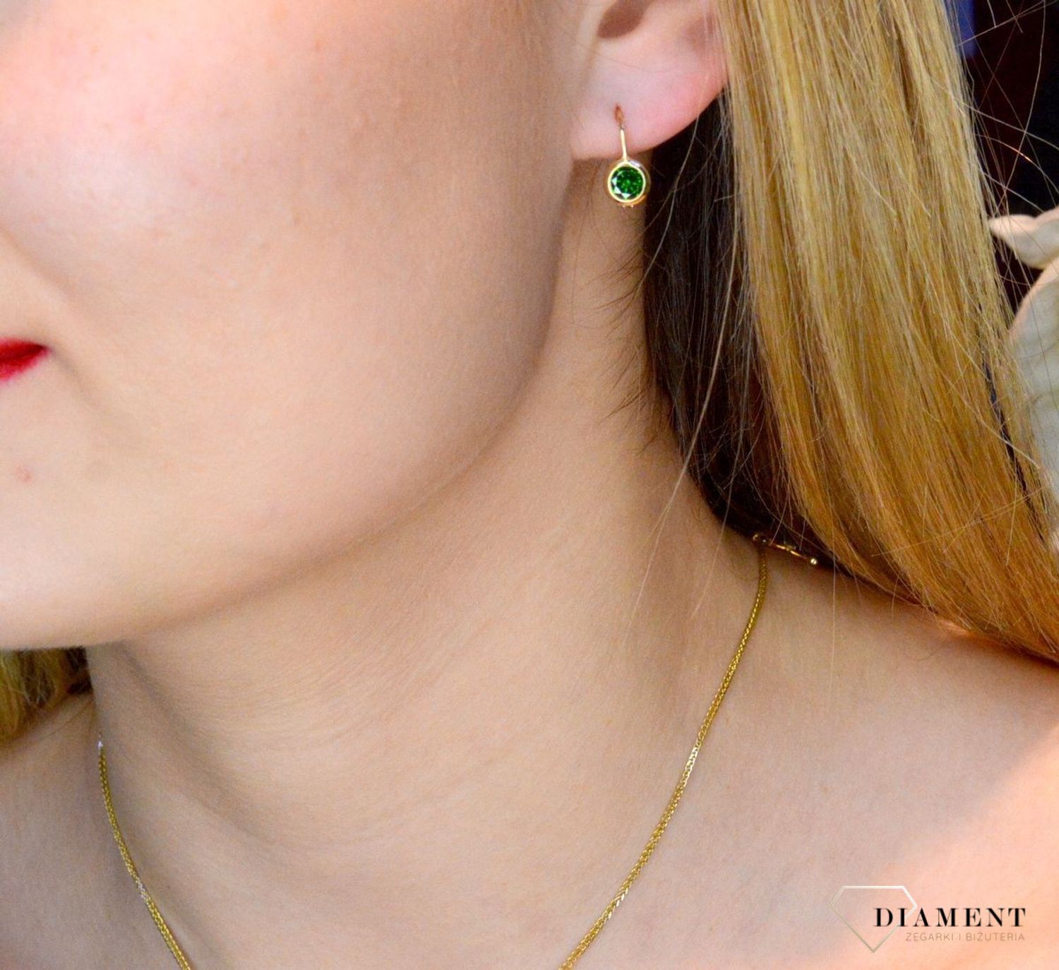 Złote kolczyki 585 wiszące z zieloną cyrkonią KL 1553J (2).jpg